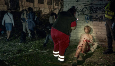 EN IMAGES - Après une attaque sur Kyiv, des scènes d’apocalypse – Libération