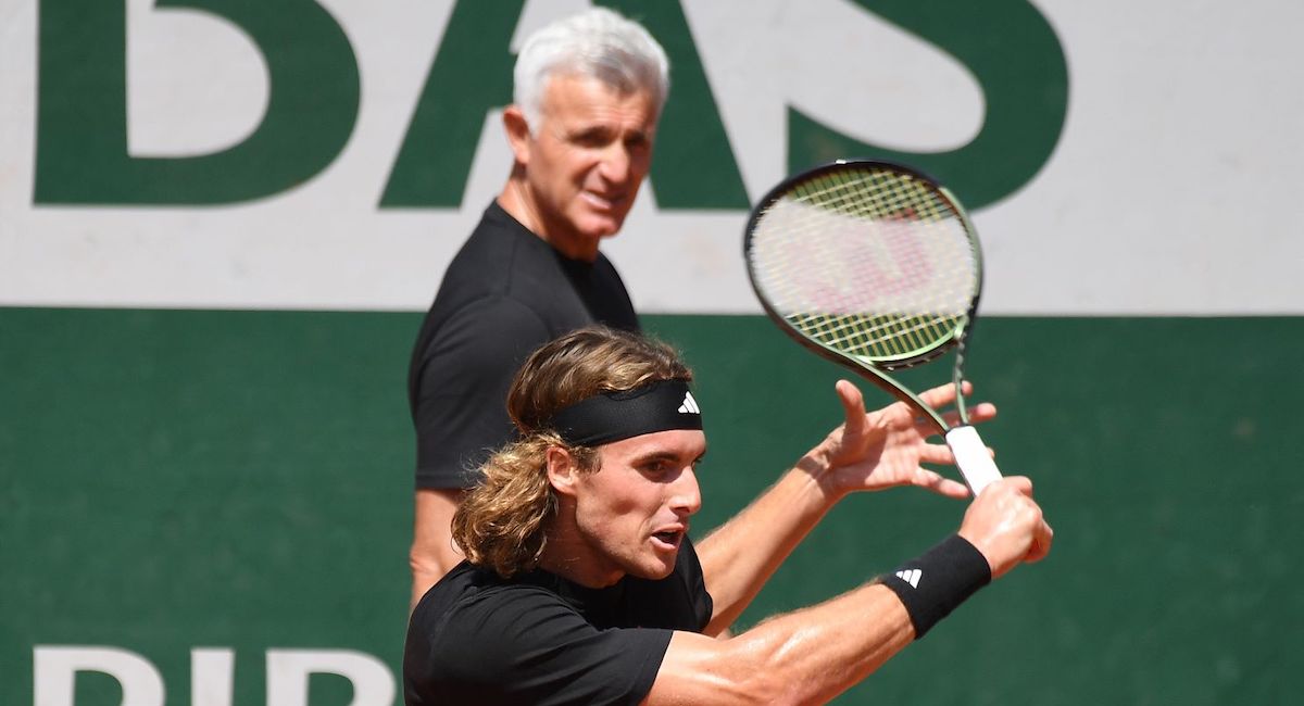 ATP > Stefanos Tsitsipas : "Ces derniers jours mes parents ont tenté un forcing pour revenir dans ma vie et il faut que je les freine. Il faut les freiner !"