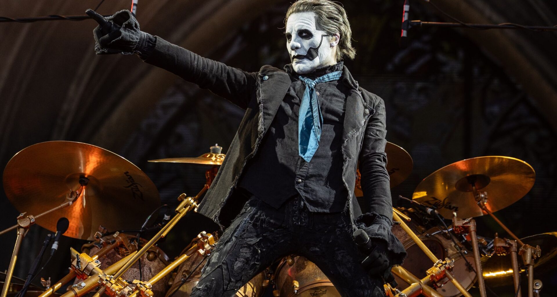 Tobias Forge du groupe Ghost se produit en live