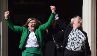 J.K. Rowling jubile, les femmes trans inquiètes… La définition d’une femme par la Cour suprême divise