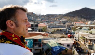 De retour à Mayotte, Emmanuel Macron face à ses promesses de reconstruction