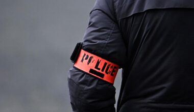 un homme arrêté après avoir enlevé et violé une étudiante contre un arbre