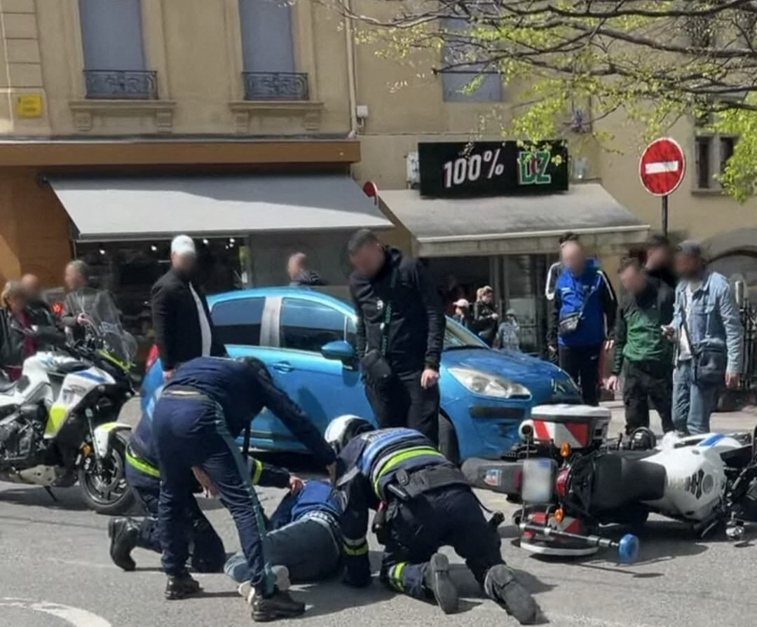 Saint-Etienne. Collision entre un motard de la police et un piéton : ce qu'il s'est passé