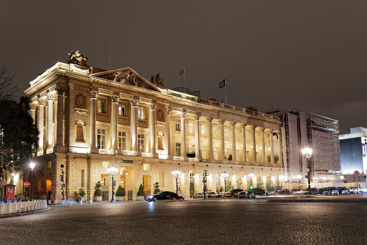 Crillon, Lutetia, George V...A qui appartiennent les palaces de Paris, la crème de la crème des hôtels ?