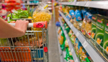 des habitants vont recevoir 100 €/mois pour faire leurs courses, voici qui ça concerne