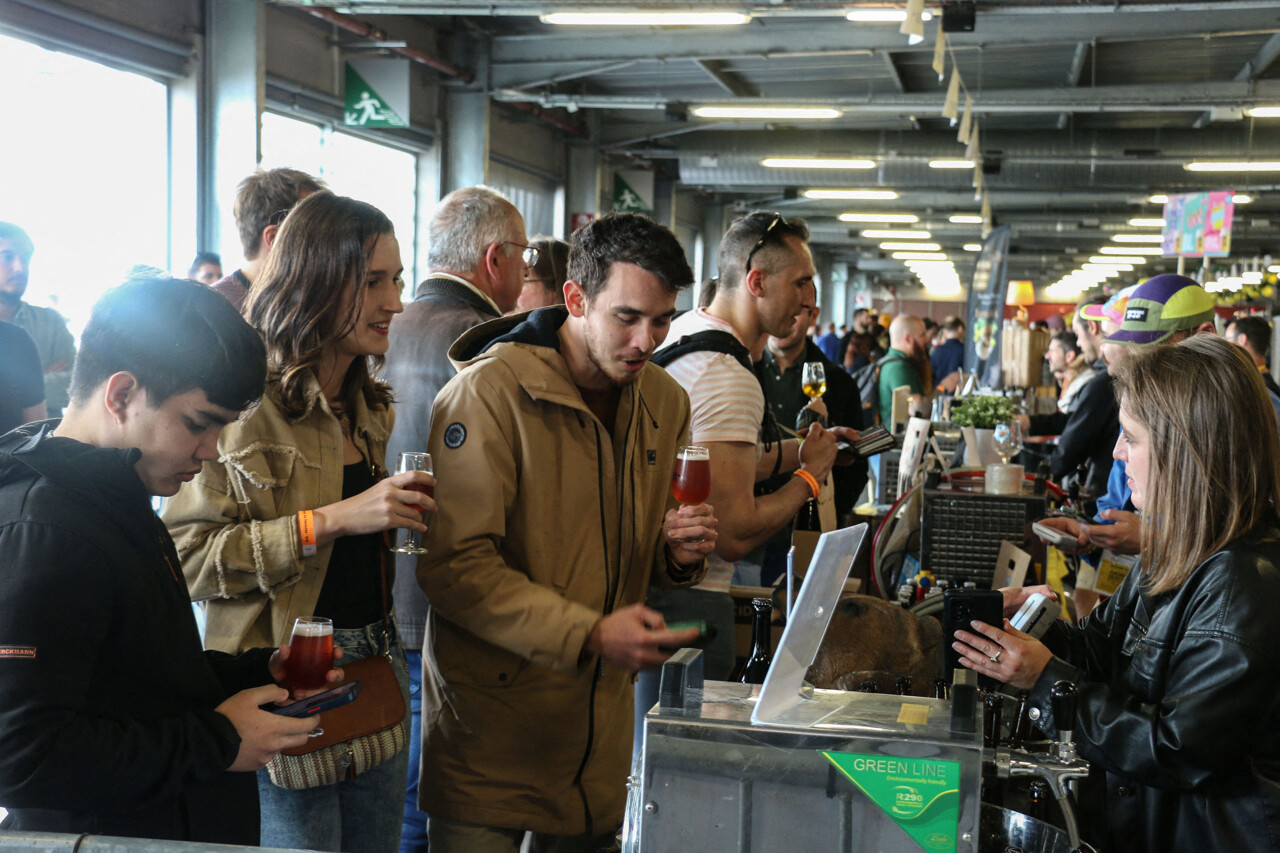 Le festival de la bière artisanale anime Bordeaux avec des concours, des concerts et des dégustations