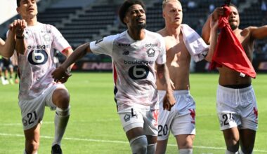Les Lillois Benjamin Andre (gauche), Alexsandro, Mitchel Bakker et Chuba Akpom (droite) après la victoire en Ligue 1 à l