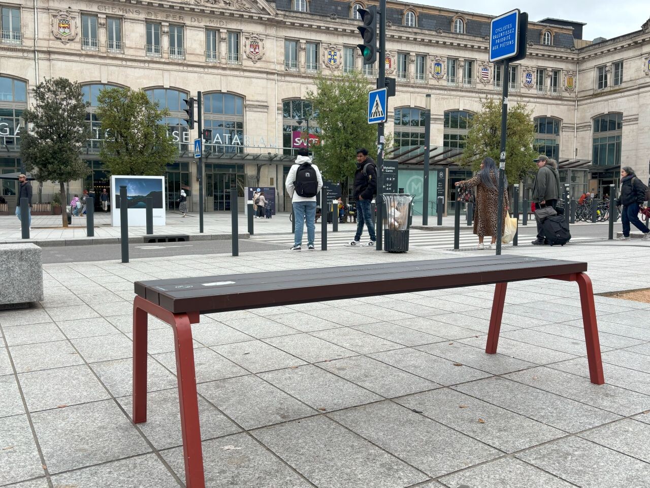 Toulouse. Ces nouveaux bancs permettent de recharger les téléphones portables : voici où les trouver