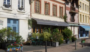 En Normandie, un bistrot rural sauvé par un couple d’Anglais