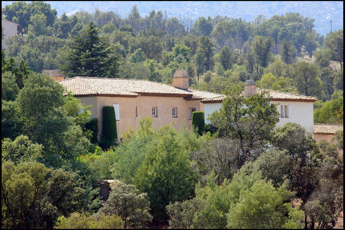 Vanessa Paradis et Johnny Depp : à quoi ressemble leur sublime propriété dans le Var ?