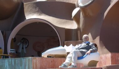 Pierre Cardin : à quoi ressemble son incroyable Palais Bulles à Théoule-sur-Mer ?