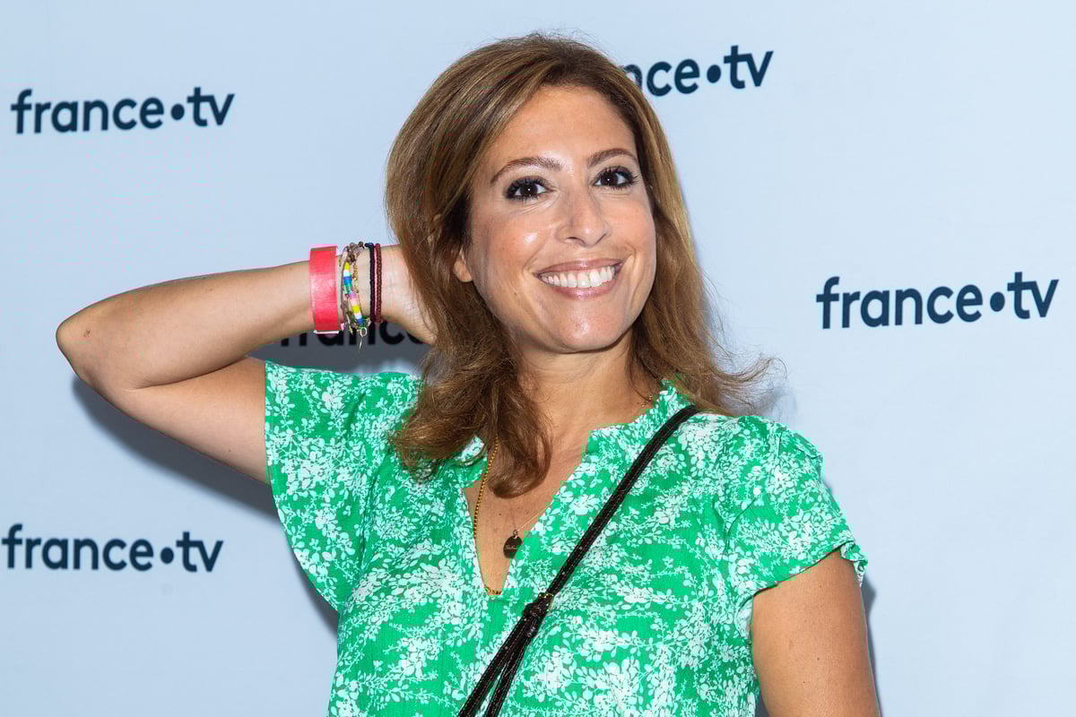Léa Salamé : en pleines vacances scolaires, elle apprend une heureuse nouvelle