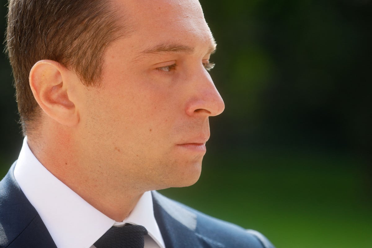 “La dissimulation est très troublante…”, cette photo de Jordan Bardella étrangement jamais publiée