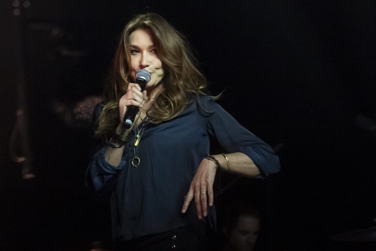 Liaison entre Donald Trump et Carla Bruni : elle réagit à la rumeur lancée par le président américain 