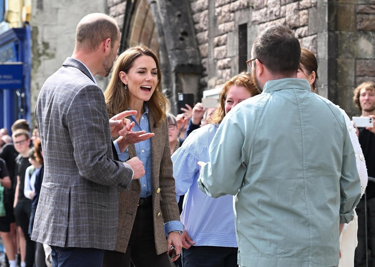 Kate Middleton : elle abandonne William pour une petite fille et c’est la chose la plus mignonne du jour