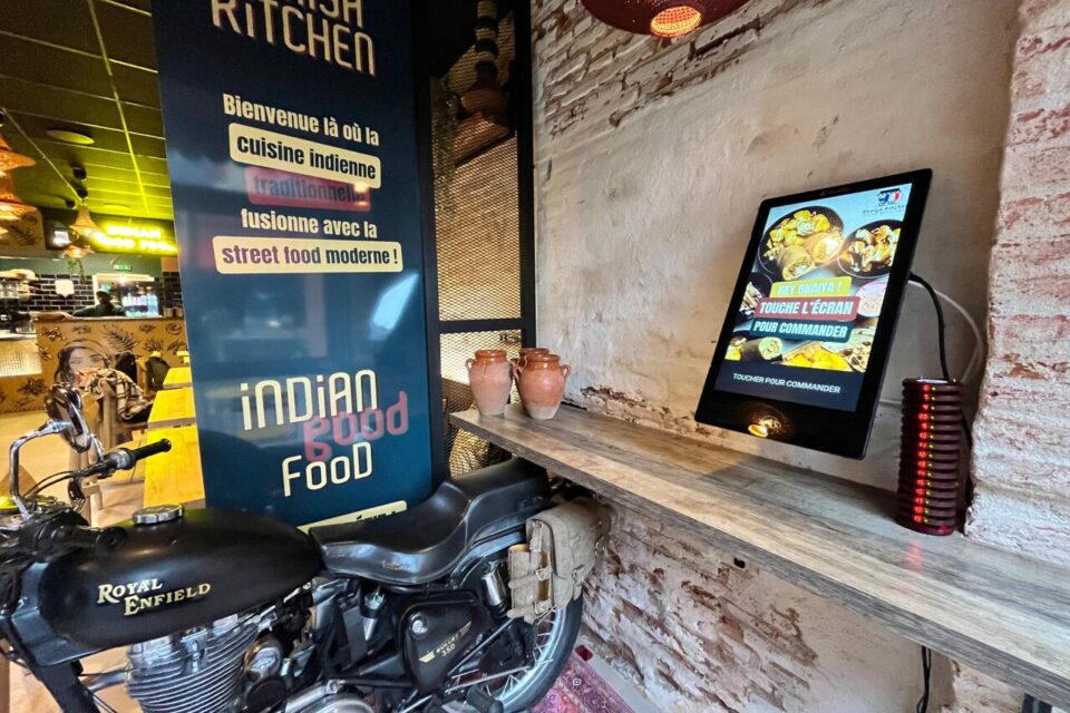 Tel un véritable fast food, Bhaiya Kitchen a même sa borne de commande automatique.