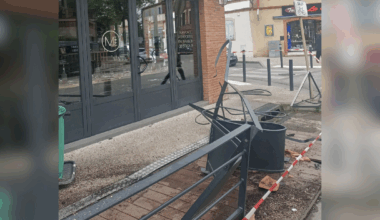 Accident près de Toulouse. Une voiture percute la terrasse d'une pizzeria : les images
