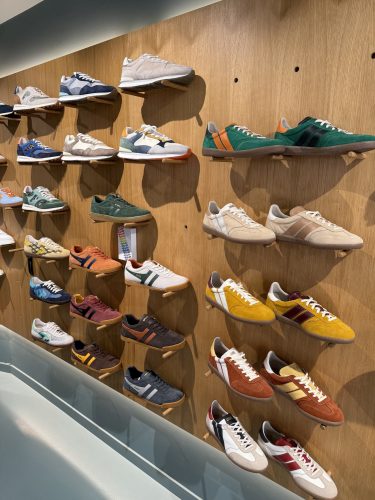 Boutiques chausures vêtements elan chaussures Good vibes homme et femmeIMG_1083