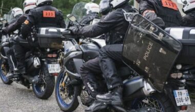 un policier de la Brav-M en urgence absolue après un accident de la route