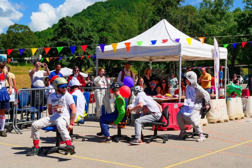La course de chaises de bureau de Voiron (Isère) revient pour sa 3e édition le samedi 7 juin à la Garenne.