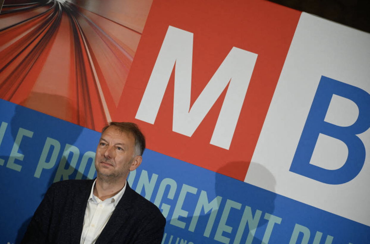 Bruno Bernard envoie des coups en réponse