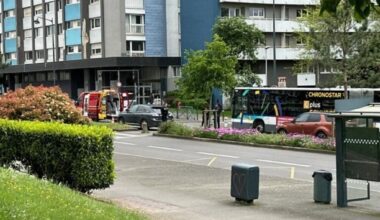 une voiture percute un piéton en centre-ville, les pompiers et la police sur place