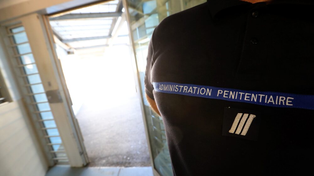 La porte d’entrée de la prison de Toulon rafalée à la kalachnikov