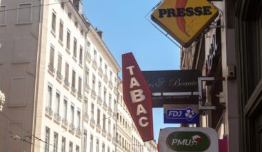 dans un petit village de Gironde, deux individus braquent un tabac-presse et prennent la fuite