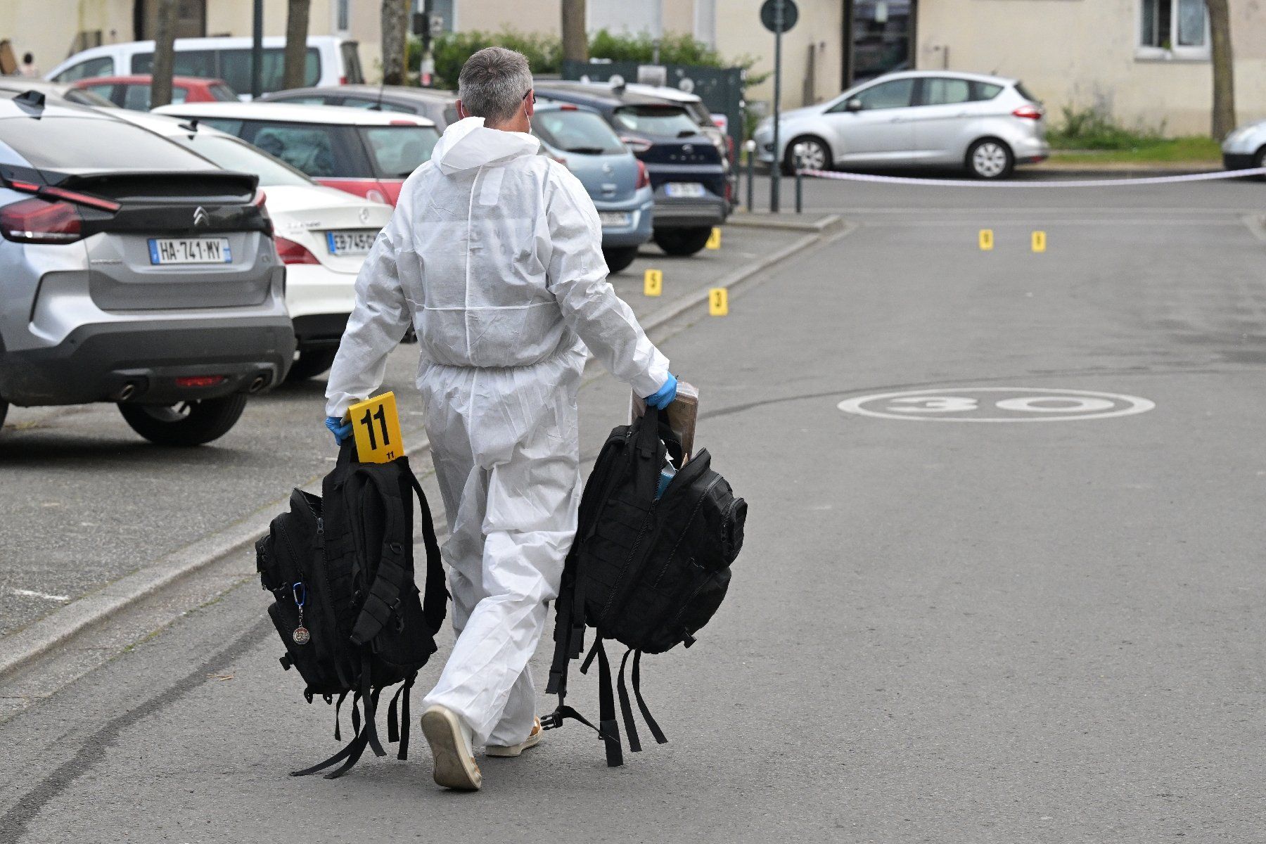 La police enquête sur la dalle Kennedy à Rennes où trois personnes ont été blessées par balle le 17 avril 2025
