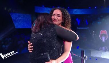 Iman (The Voice 2025) décontenancée, sa mère lui fait la surprise de monter sur scène en plein direct