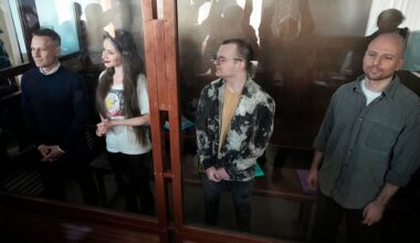 5,5 ans de prison pour quatre journalistes pour avoir coopéré avec la fondation de Navalny