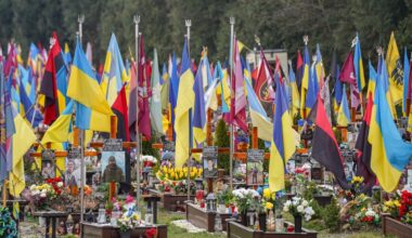 Kiev dit avoir récupéré 909 nouveaux corps de soldats ukrainiens tués