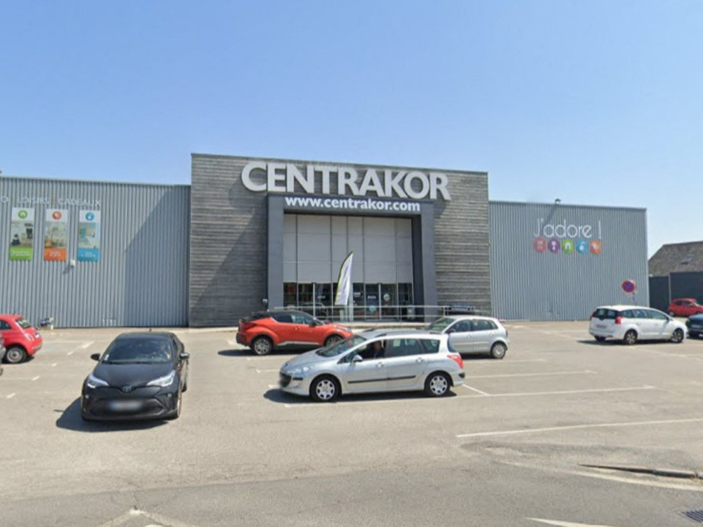 un incendie avait détruit ce magasin, il annonce sa réouverture