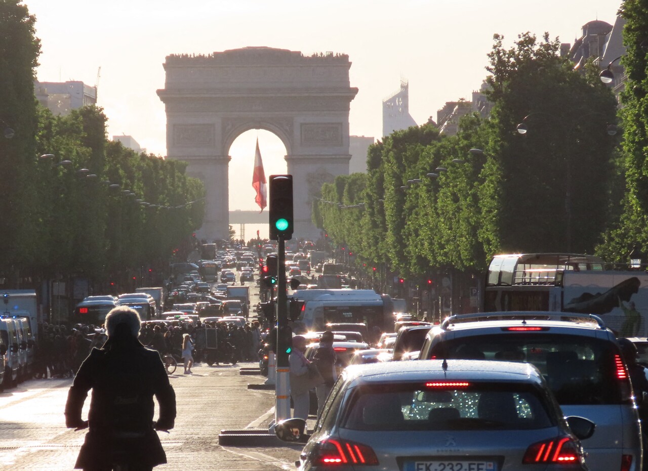 Paris :sur les Champs-Élysées, une célèbre maison de café marocaine prépare son ouverture