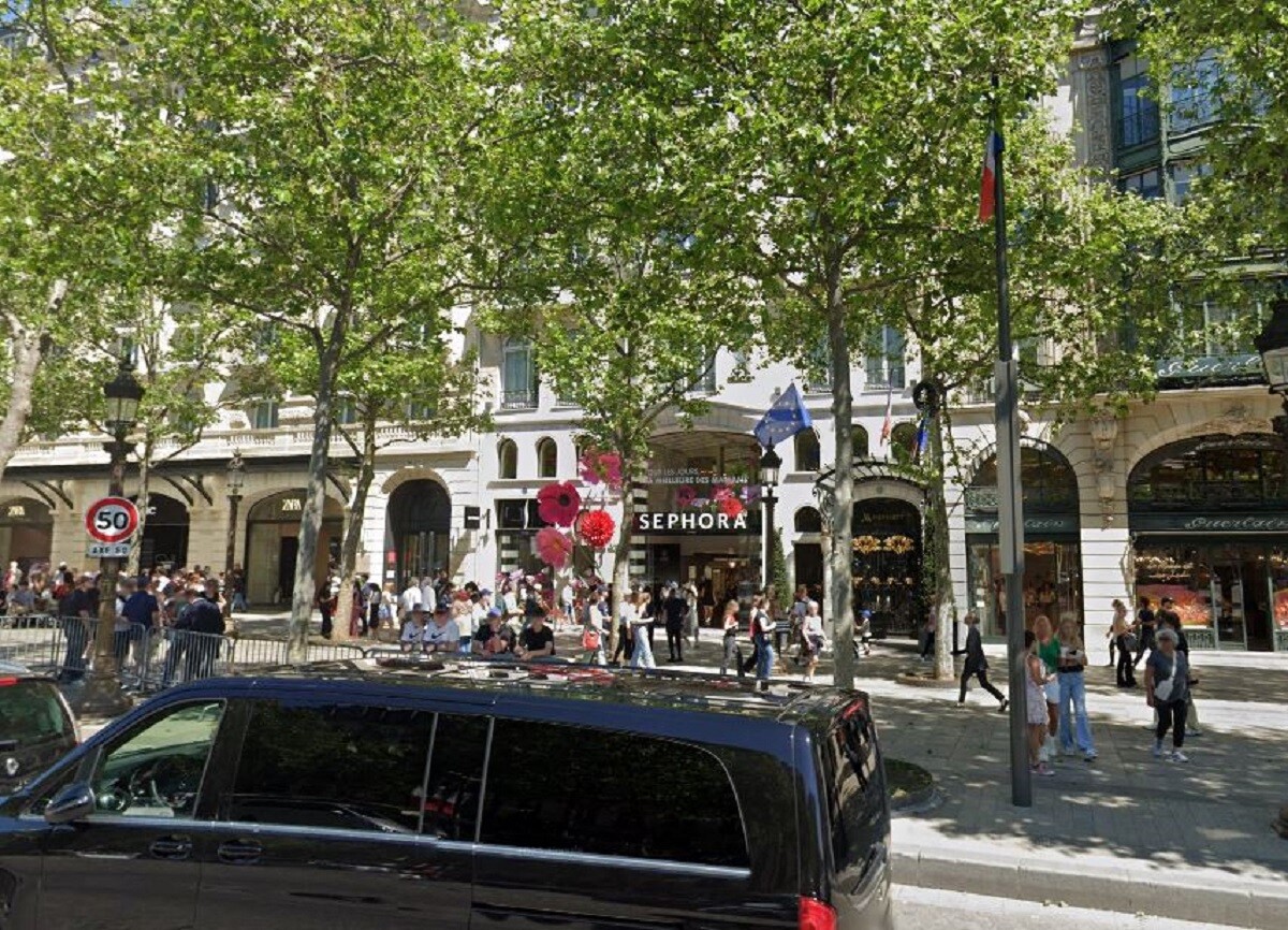 une enquête ouverte après des bruits violents entendus dans un magasin sur les Champs-Élysées