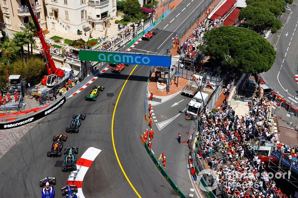 Le départ du Grand Prix de Monaco 2024.