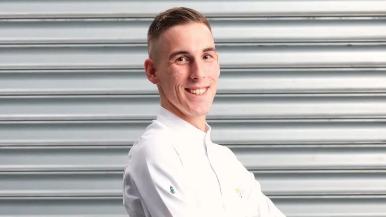 Il farcit un cou de canard pas cuit mais il est qualifié dans Top Chef : le grand n’importe quoi des réseaux sociaux - Konbini