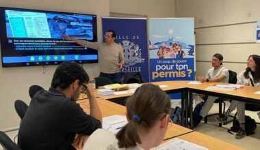 ces jeunes Marseillais préparent l'examen du code de la route