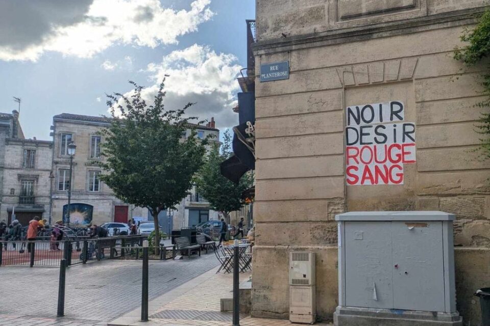 Dimanche 20 avril 2025, le collectif Collages féministes Bordeaux a collé une série d'affiches en rapport à l'affaire Cantat.