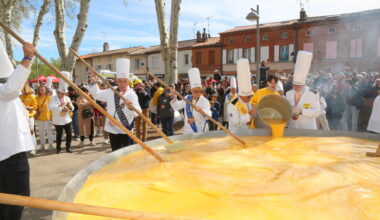 Près de Toulouse. Ils vont casser 15 000 œufs pour faire cette omelette géante, à déguster gratuitement !