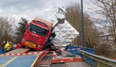 Le convoi exceptionnel qui devait traverser le Grand Nancy s'est renversé sur un pont, la circulation coupée
