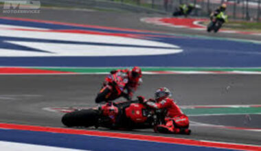 Un crash vaut cinq victoires.  Le système des points à revoir... (Motociclismo)