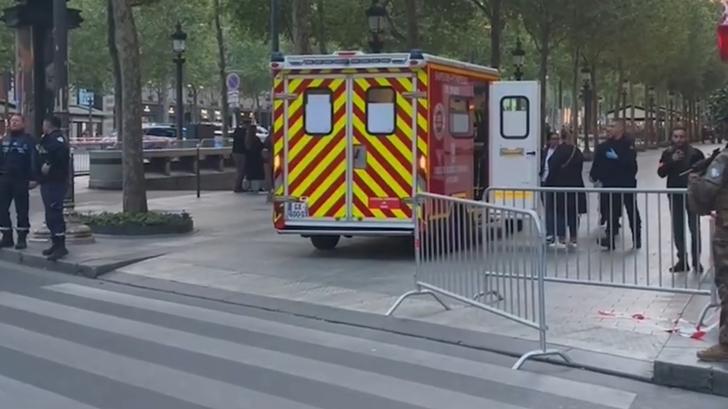 Un secteur des Champs-Élysées sécurisé après la fausse alerte de tirs, le 26 avril 2025.