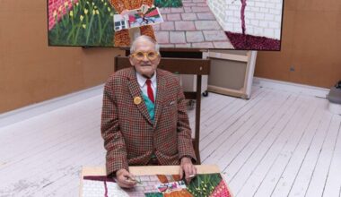 Quand la cigarette du peintre David Hockney fait scandale
