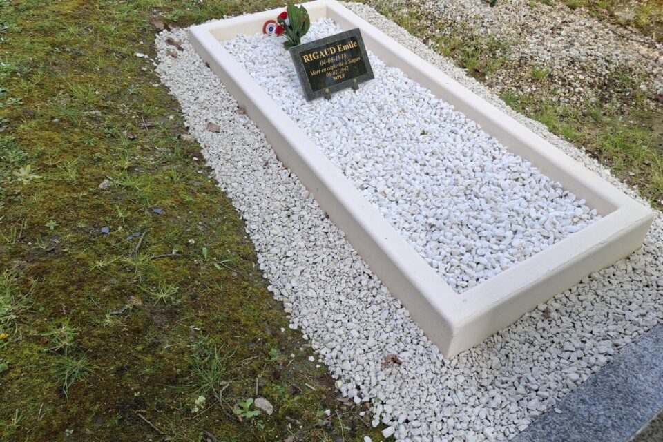 Depuis 1951, Emile Rigaud est inhumé dans le cimetière du village de Brugnac. Elle a été récemment restaurée par le Souvenir Français.