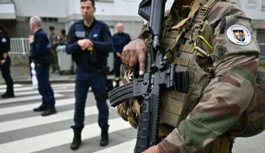 une lycéenne tuée dans une attaque au couteau dans un établissement privé