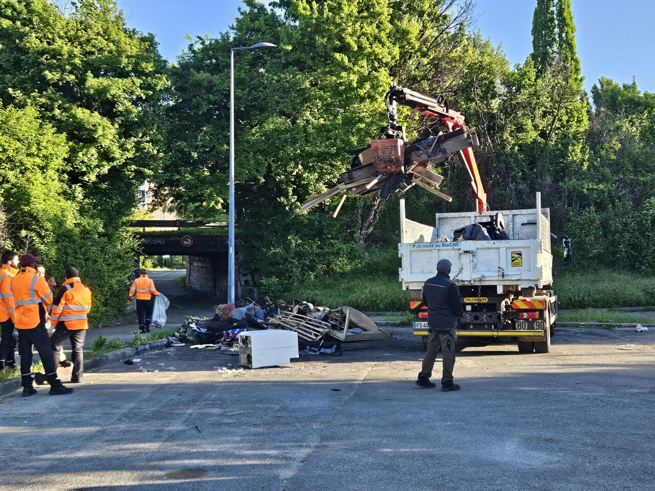 Grenoble. Les dépôts sauvages gâchent la vie des habitants, la mairie durcit le ton