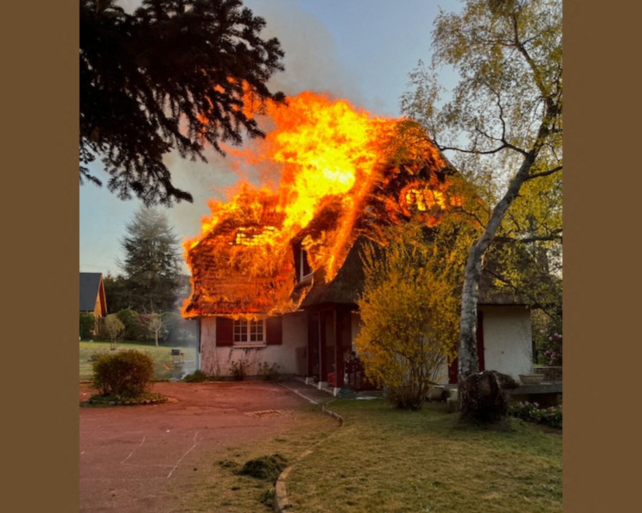 Près de Rouen, la solidarité s'organise après l'incendie qui a ravagé la maison d'une famille