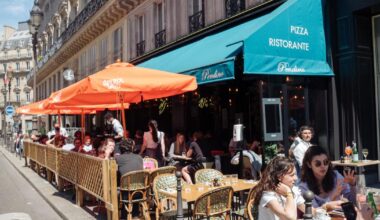 À Paris, la “guerre des terrasses” fait rage