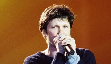 Une radio boycotte les chansons du chanteur de Noir Désir après le documentaire de Netflix